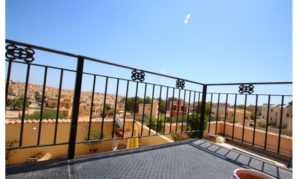 Wiederverkauf - Villa -
Villamartin - Costa Blanca