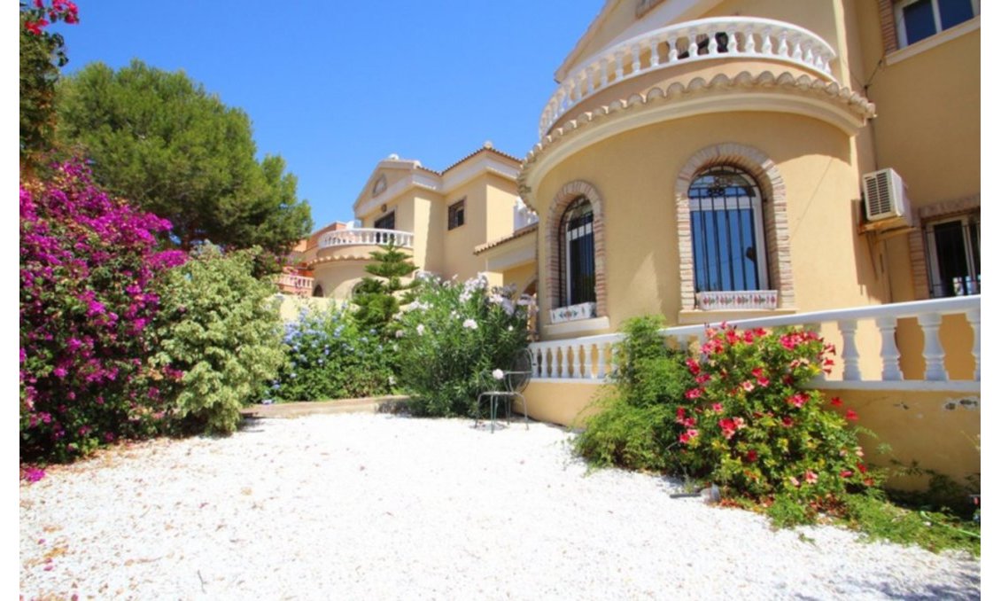 Wiederverkauf - Villa -
Villamartin - Costa Blanca