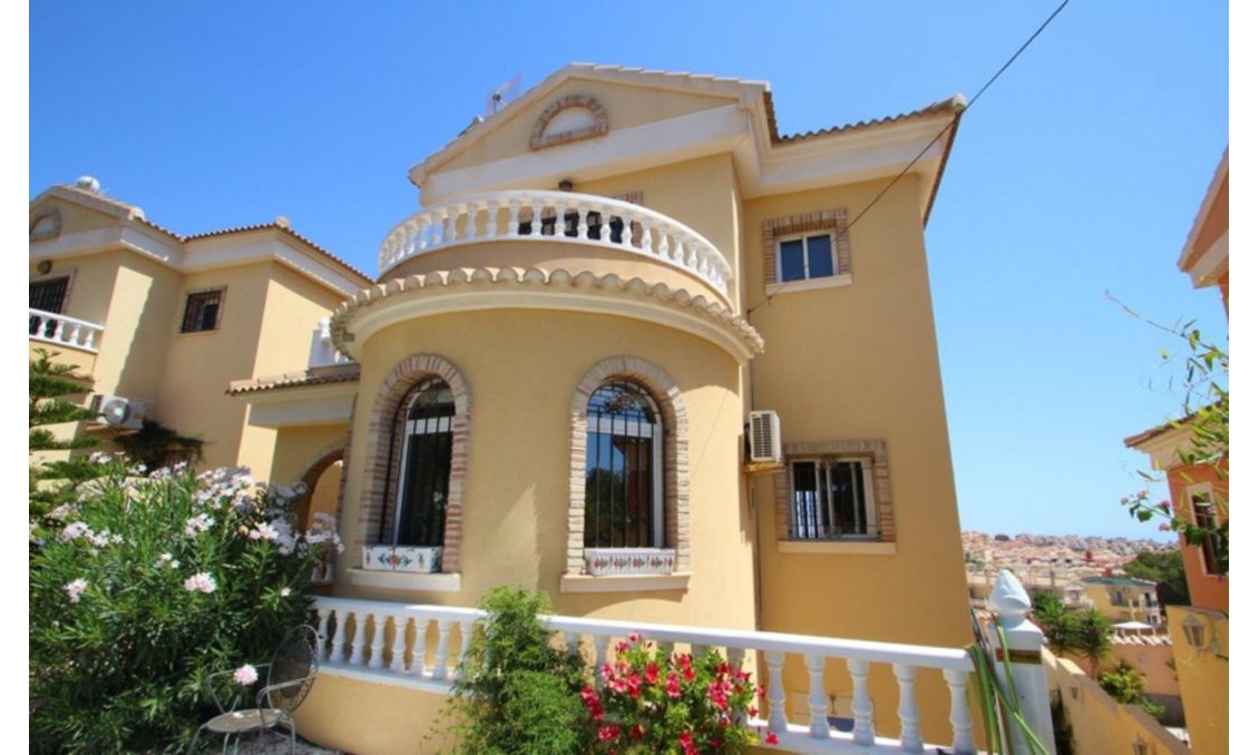 Wiederverkauf - Villa -
Villamartin - Costa Blanca