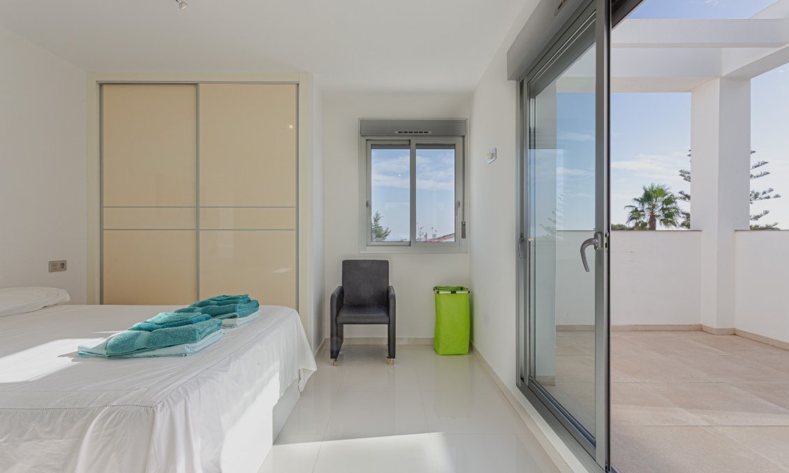 Revânzare - Vilă -
Orihuela Costa - Costa Blanca