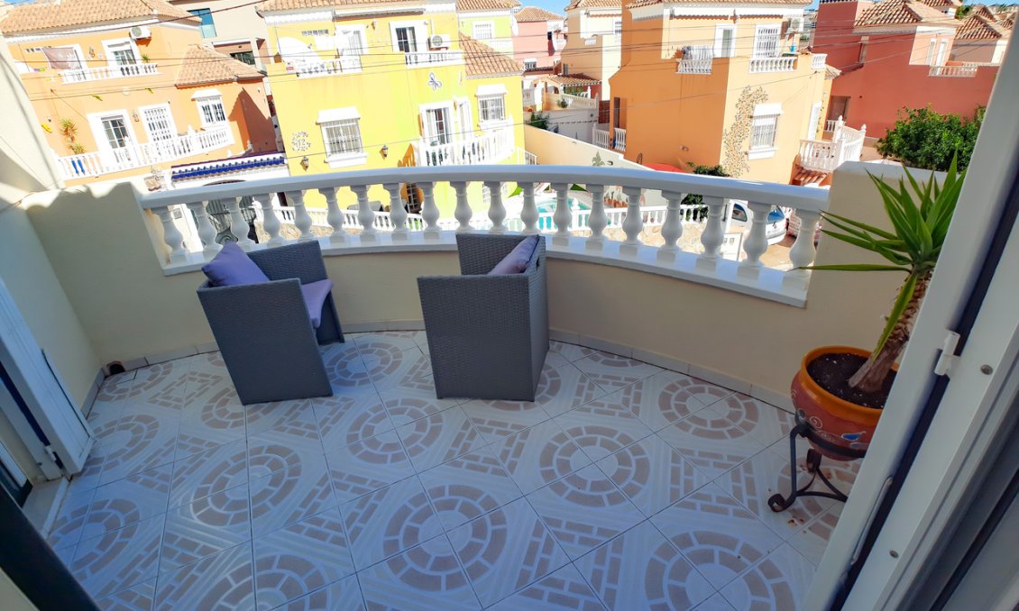 Resale - Villa -
Villamartin - Costa Blanca