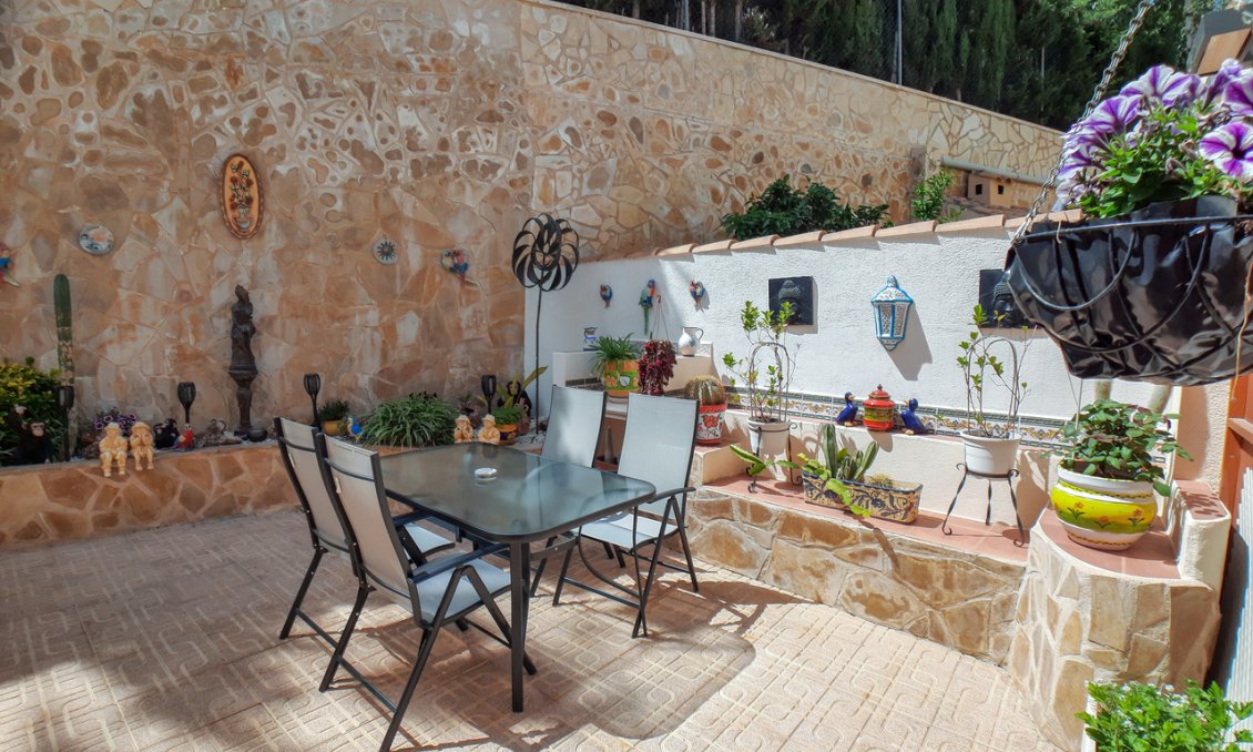 Resale - Villa -
Villamartin - Costa Blanca