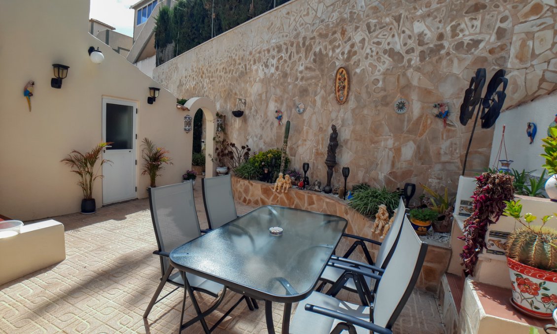 Resale - Villa -
Villamartin - Costa Blanca