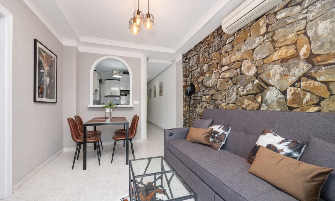 Wiederverkauf - Wohnung -
Torrevieja - Estacion De Autobuses