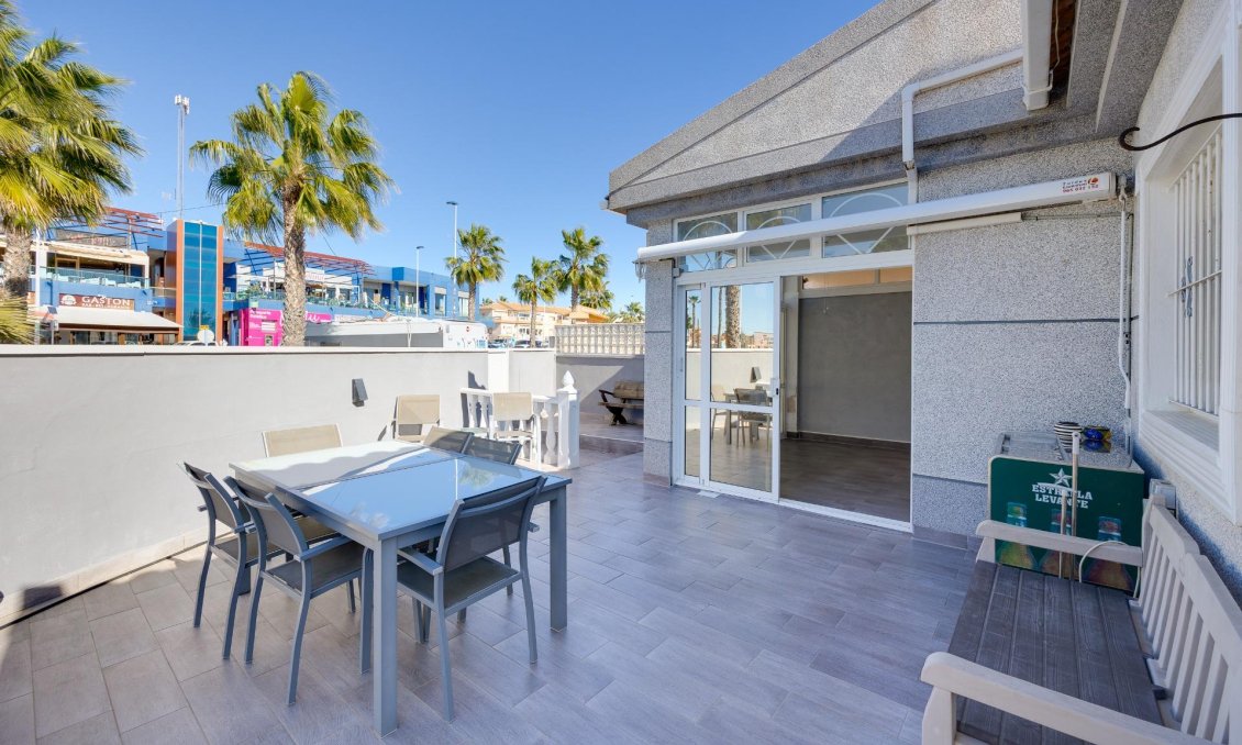 Segunda mano - Semi Detached -
Torrevieja - Aguas Nuevas
