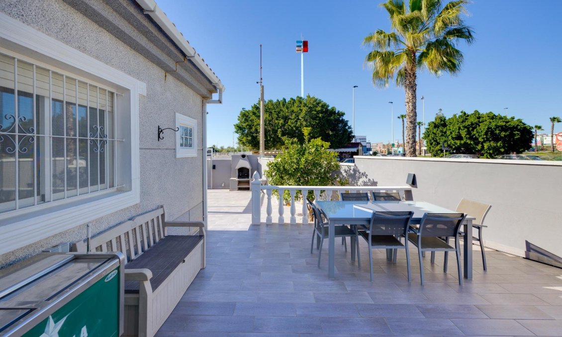 Segunda mano - Semi Detached -
Torrevieja - Aguas Nuevas