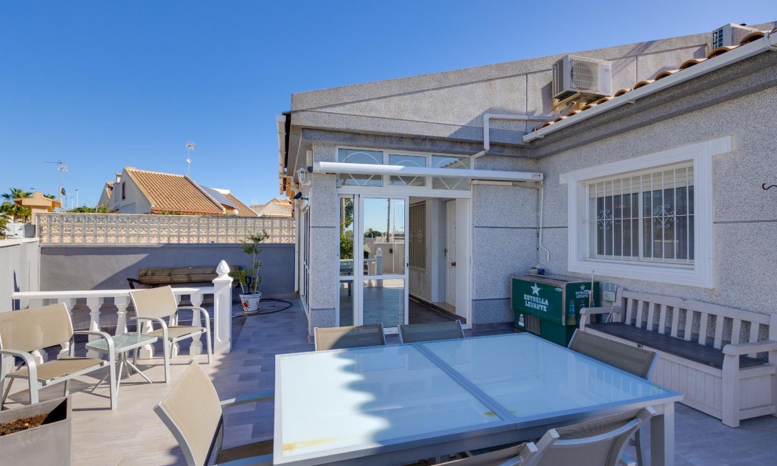 Segunda mano - Semi Detached -
Torrevieja - Aguas Nuevas