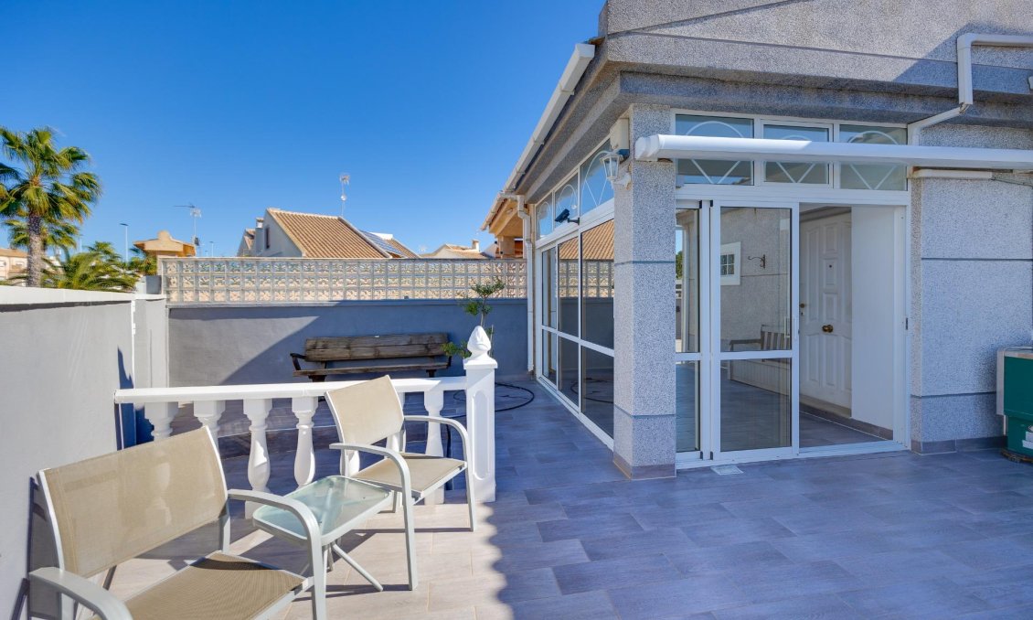 Segunda mano - Semi Detached -
Torrevieja - Aguas Nuevas