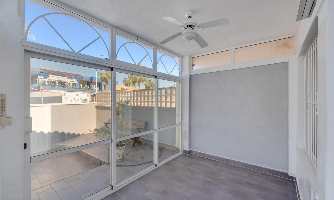 Segunda mano - Semi Detached -
Torrevieja - Aguas Nuevas