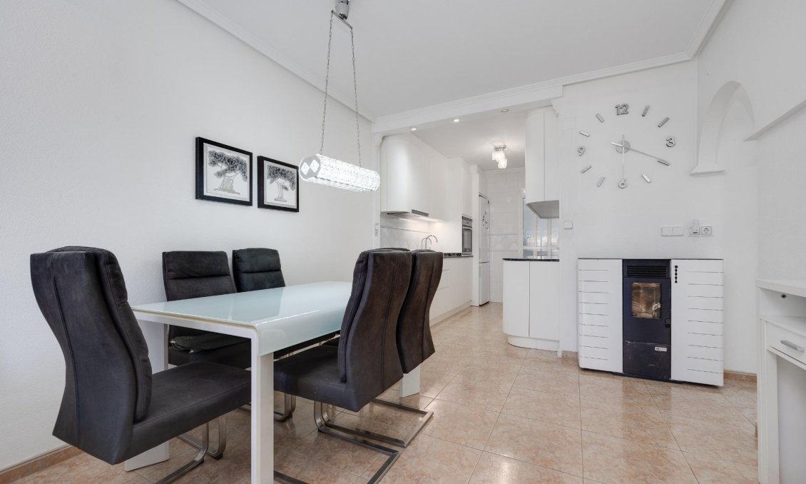 Segunda mano - Semi Detached -
Torrevieja - Aguas Nuevas