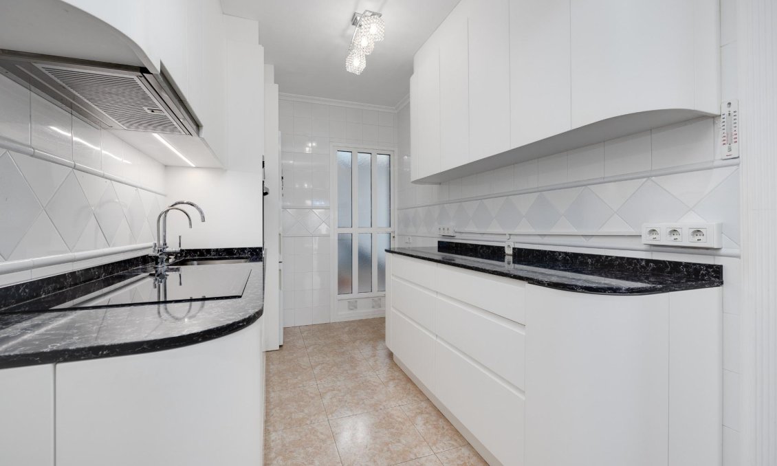 Segunda mano - Semi Detached -
Torrevieja - Aguas Nuevas