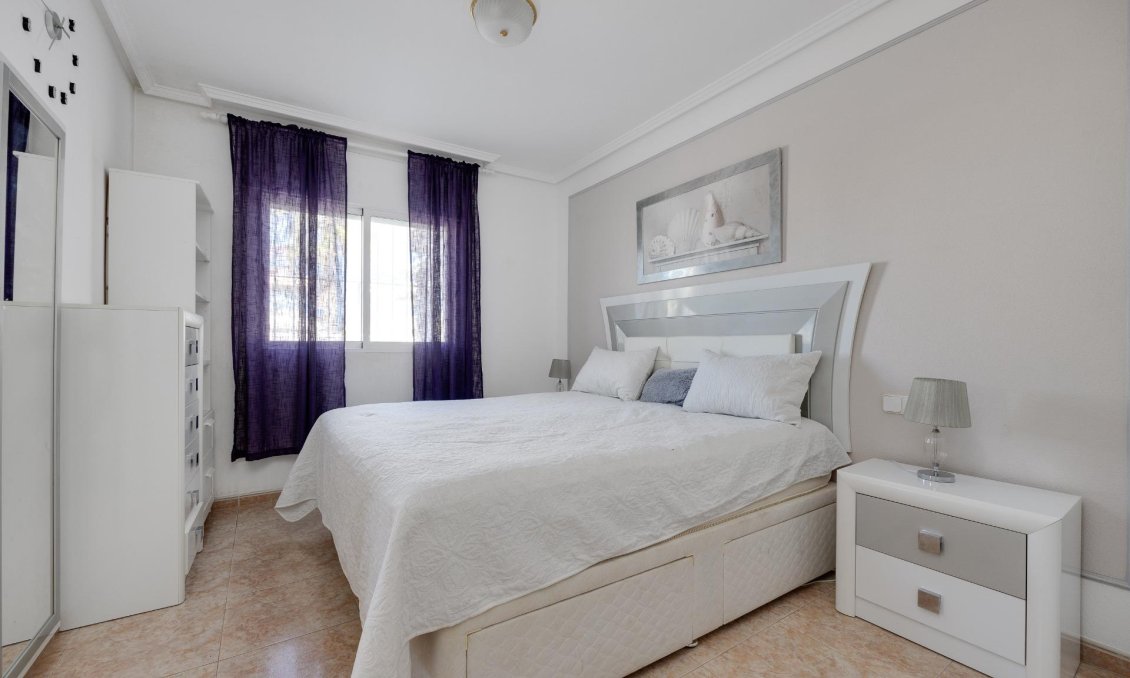 Segunda mano - Semi Detached -
Torrevieja - Aguas Nuevas