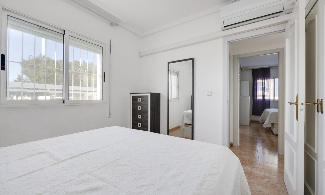 Segunda mano - Semi Detached -
Torrevieja - Aguas Nuevas