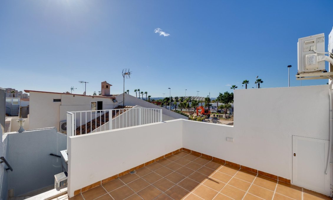 Segunda mano - Semi Detached -
Torrevieja - Aguas Nuevas