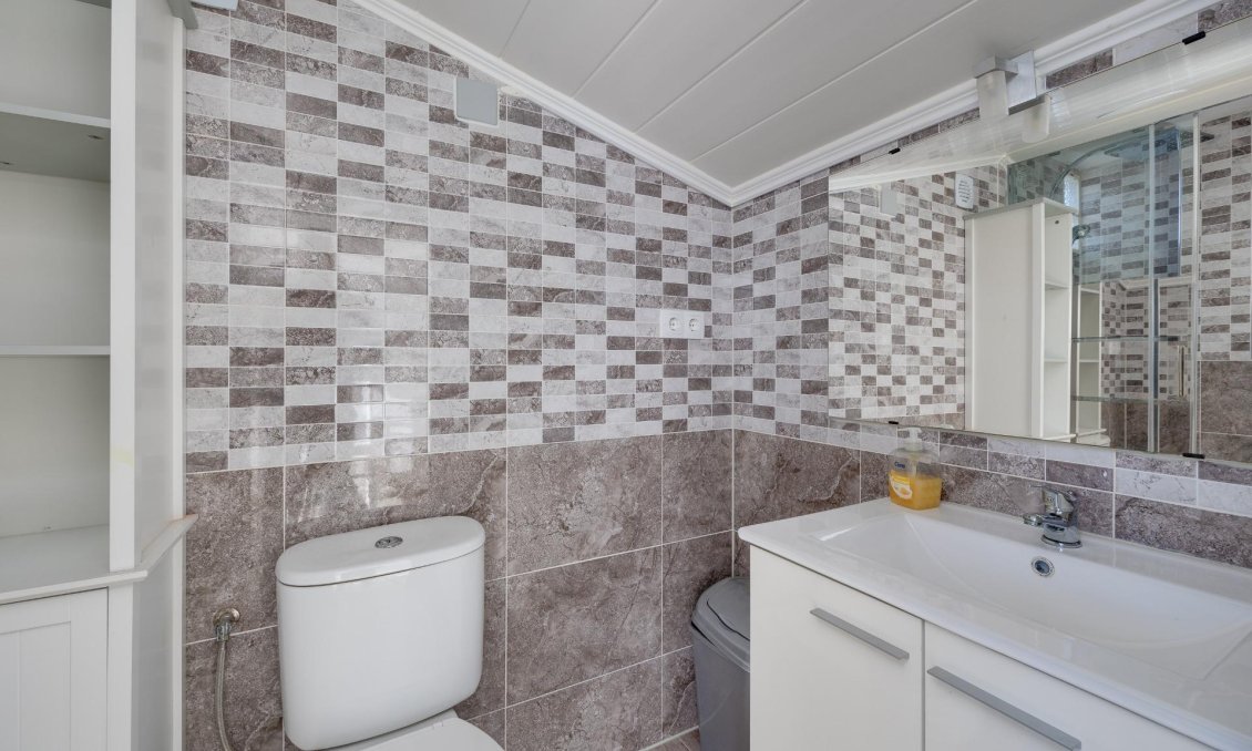 Segunda mano - Semi Detached -
Torrevieja - Aguas Nuevas