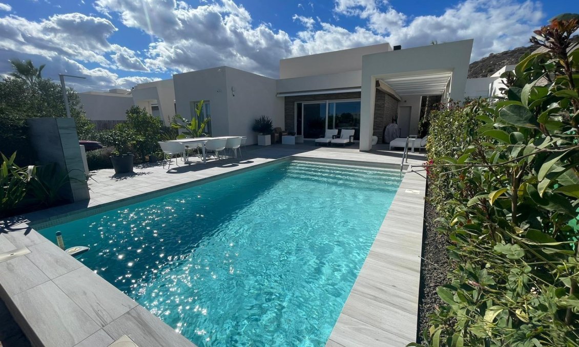 Resale - Villa -
Algorfa - Club De Golf La Finca