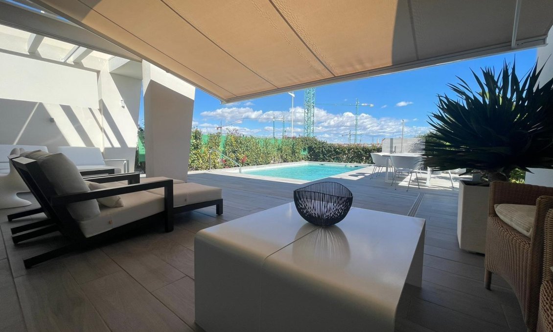 Resale - Villa -
Algorfa - Club De Golf La Finca