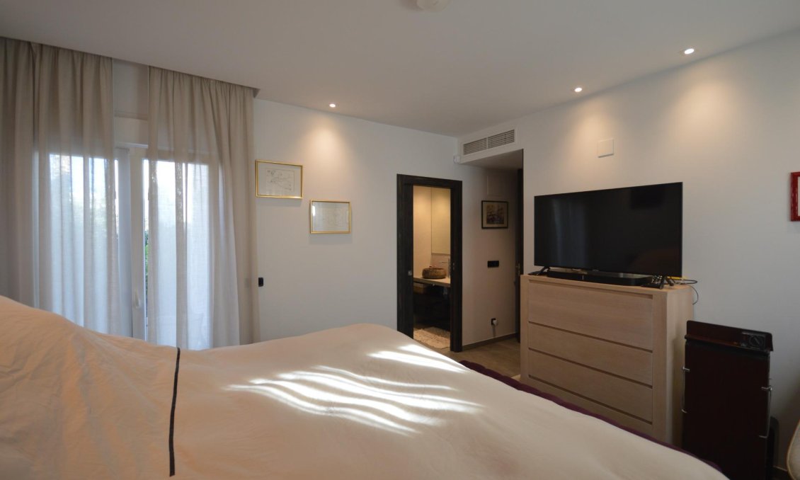 Resale - Villa -
Algorfa - Club De Golf La Finca