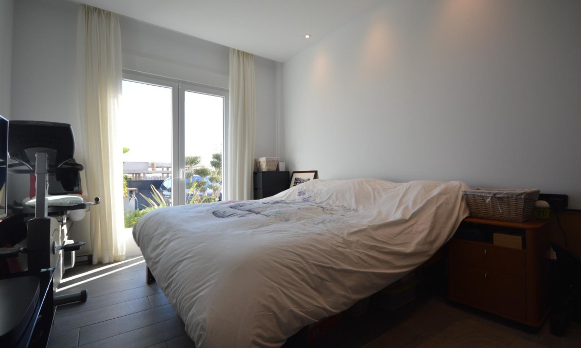 Resale - Villa -
Algorfa - Club De Golf La Finca