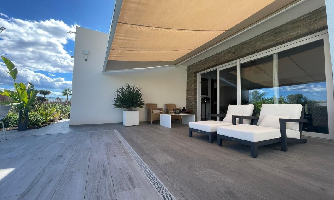 Resale - Villa -
Algorfa - Club De Golf La Finca