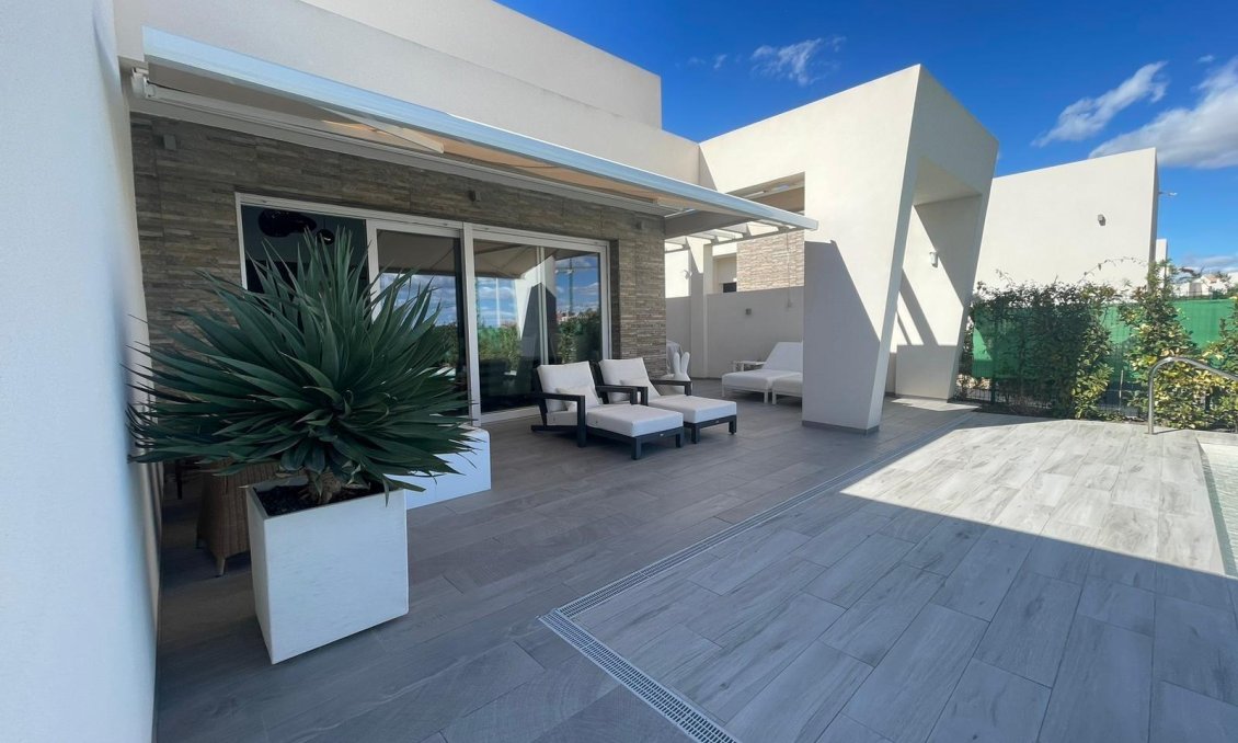 Resale - Villa -
Algorfa - Club De Golf La Finca