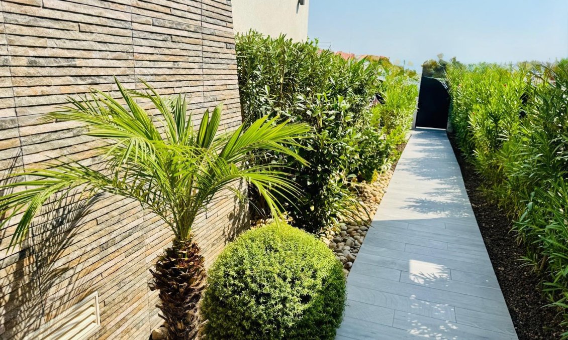 Resale - Villa -
Algorfa - Club De Golf La Finca