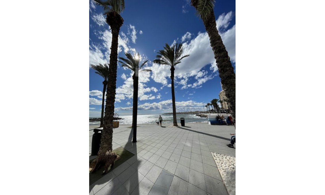 Resale - Penthouse -
Torrevieja - Playa de cura