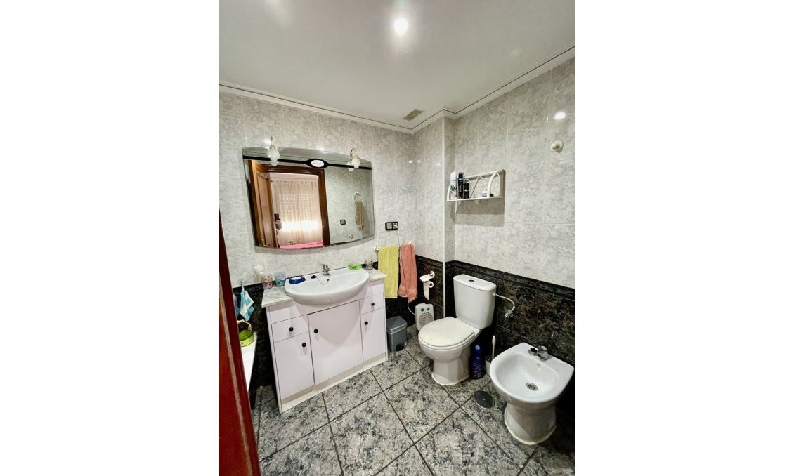 Resale - Penthouse -
Torrevieja - Playa de cura