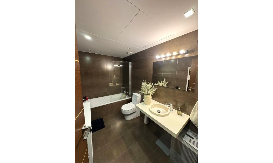 Segunda mano - Apartamento -
Torrevieja - Centro