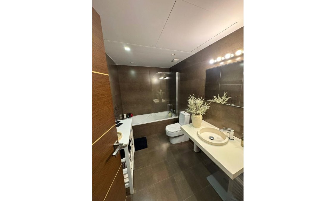 Segunda mano - Apartamento -
Torrevieja - Centro