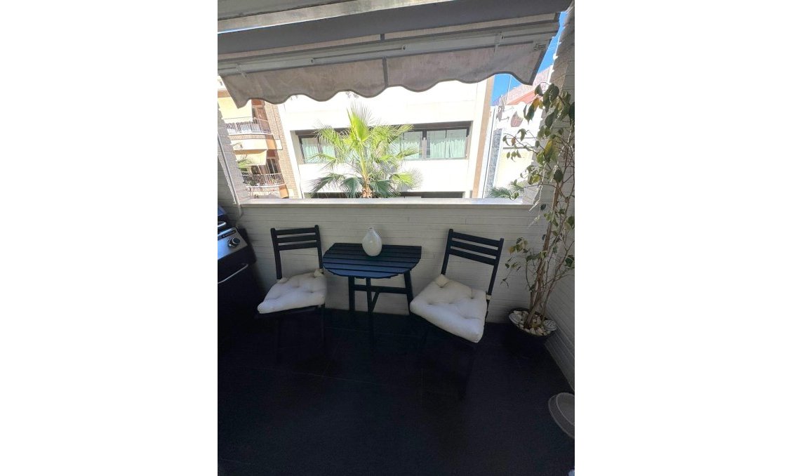 Segunda mano - Apartamento -
Torrevieja - Centro