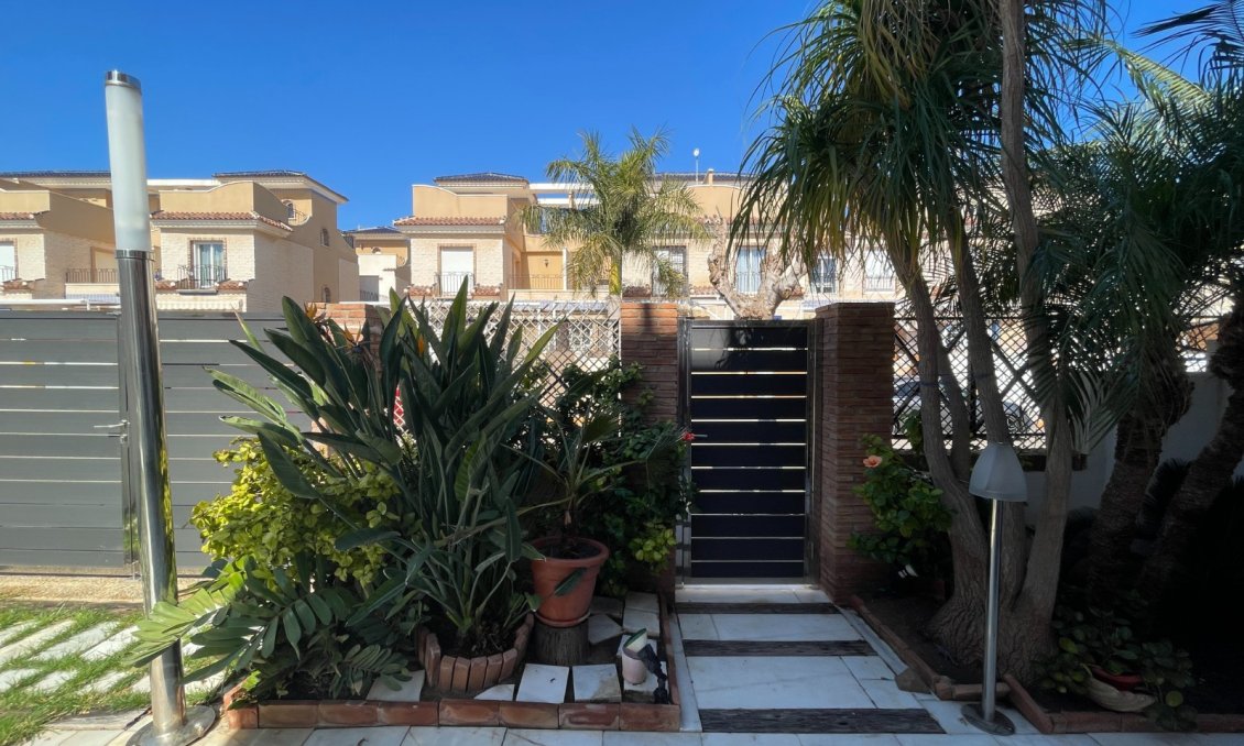 Wiederverkauf - Town House -
Torre de la Horadada - Costa Blanca
