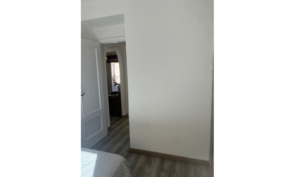 Segunda mano - Apartamento -
Torrevieja - Centro