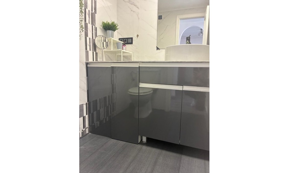 Segunda mano - Apartamento -
Torrevieja - Centro