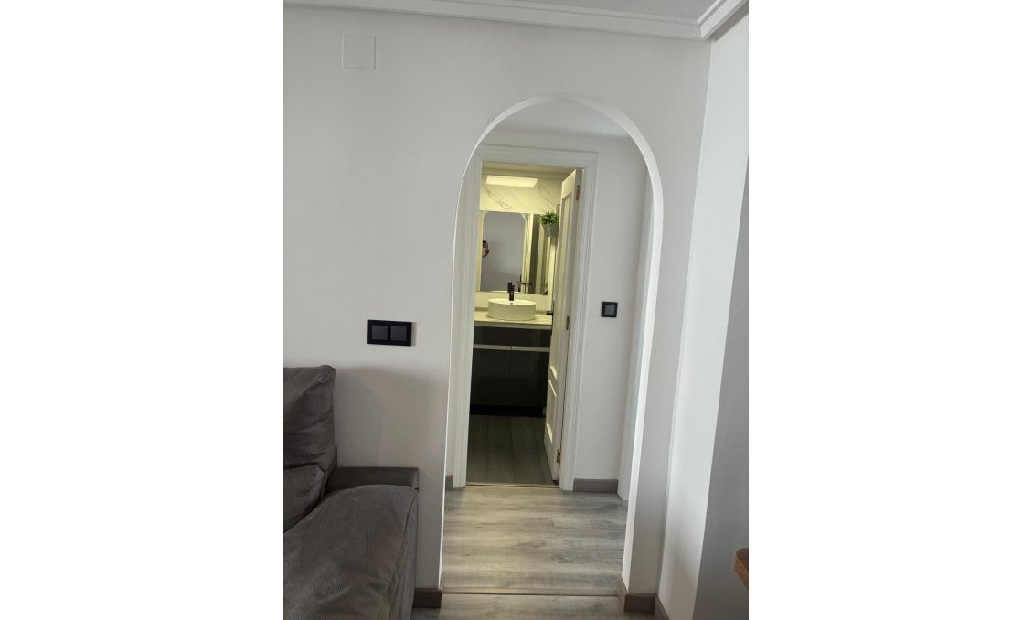 Segunda mano - Apartamento -
Torrevieja - Centro