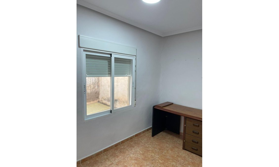 Wiederverkauf - Duplex -
Albatera