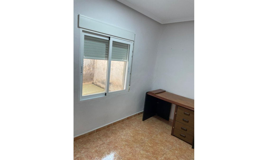 Wiederverkauf - Duplex -
Albatera