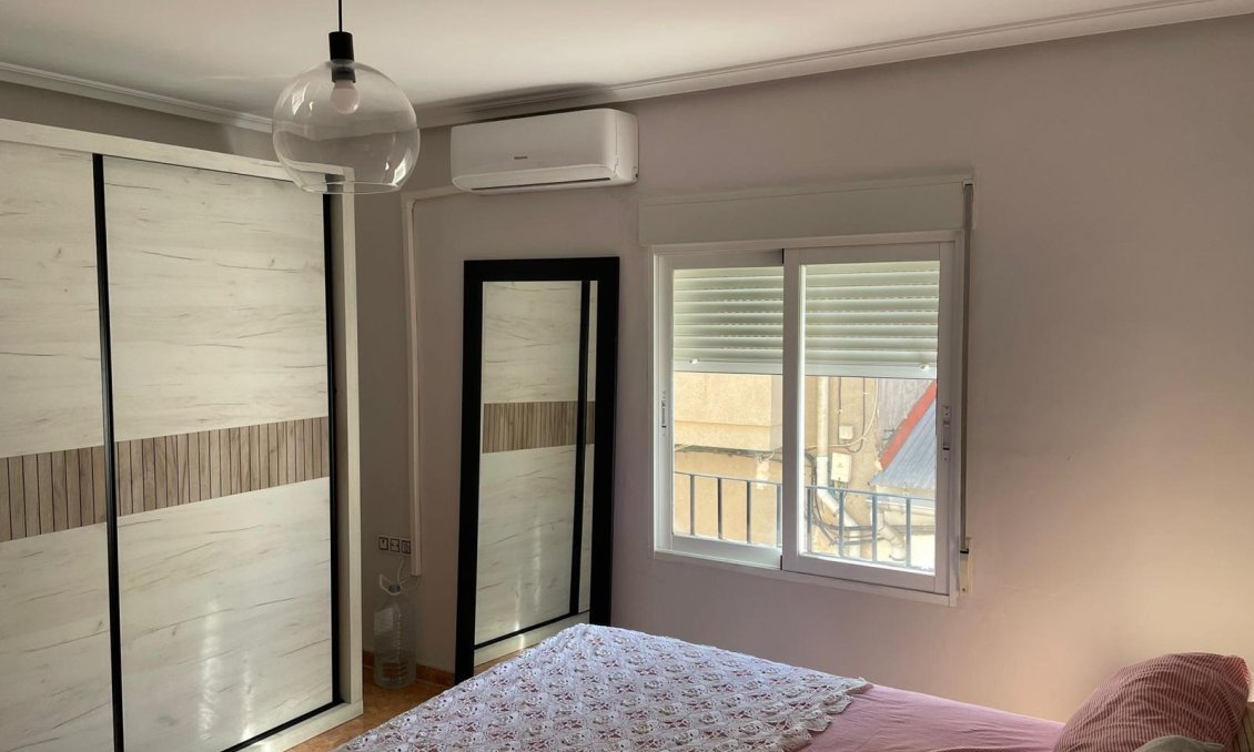 Wiederverkauf - Duplex -
Albatera