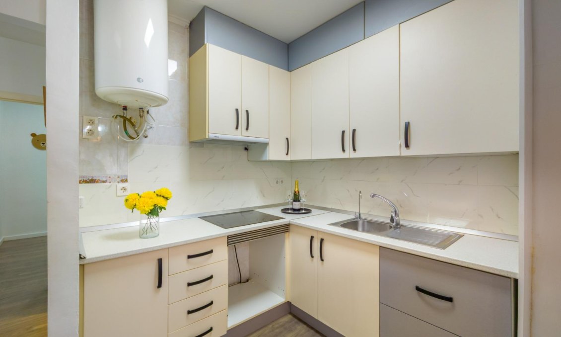 Resale - Apartment -
Torrevieja - Estacion De Autobuses