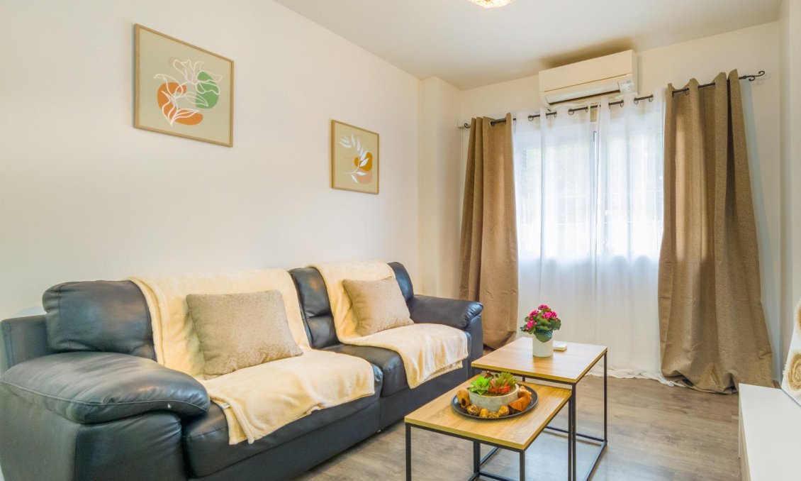 Resale - Apartment -
Torrevieja - Estacion De Autobuses