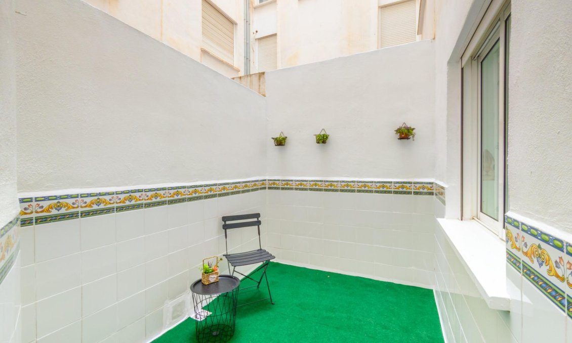 Resale - Apartment -
Torrevieja - Estacion De Autobuses