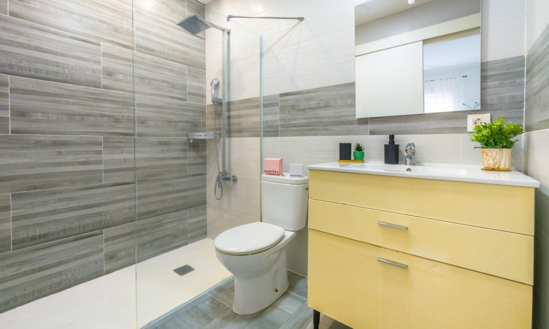 Resale - Apartment -
Torrevieja - Estacion De Autobuses