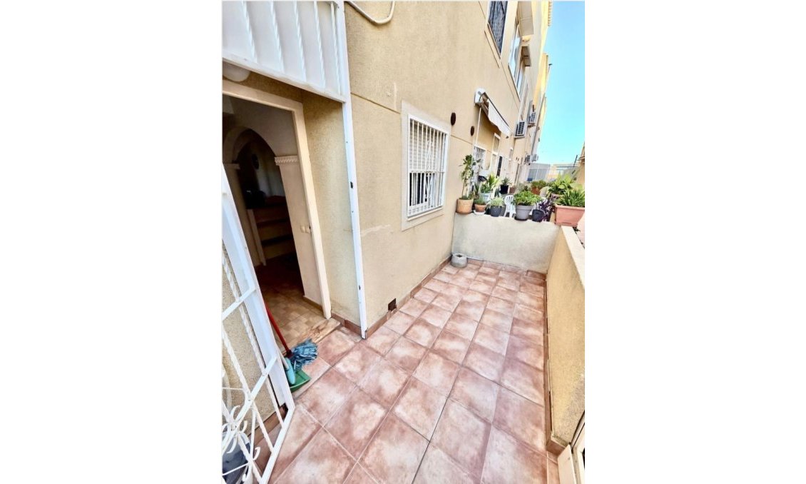 Használt Ingatlanok - Sorház -
Playa Flamenca - Costa Blanca