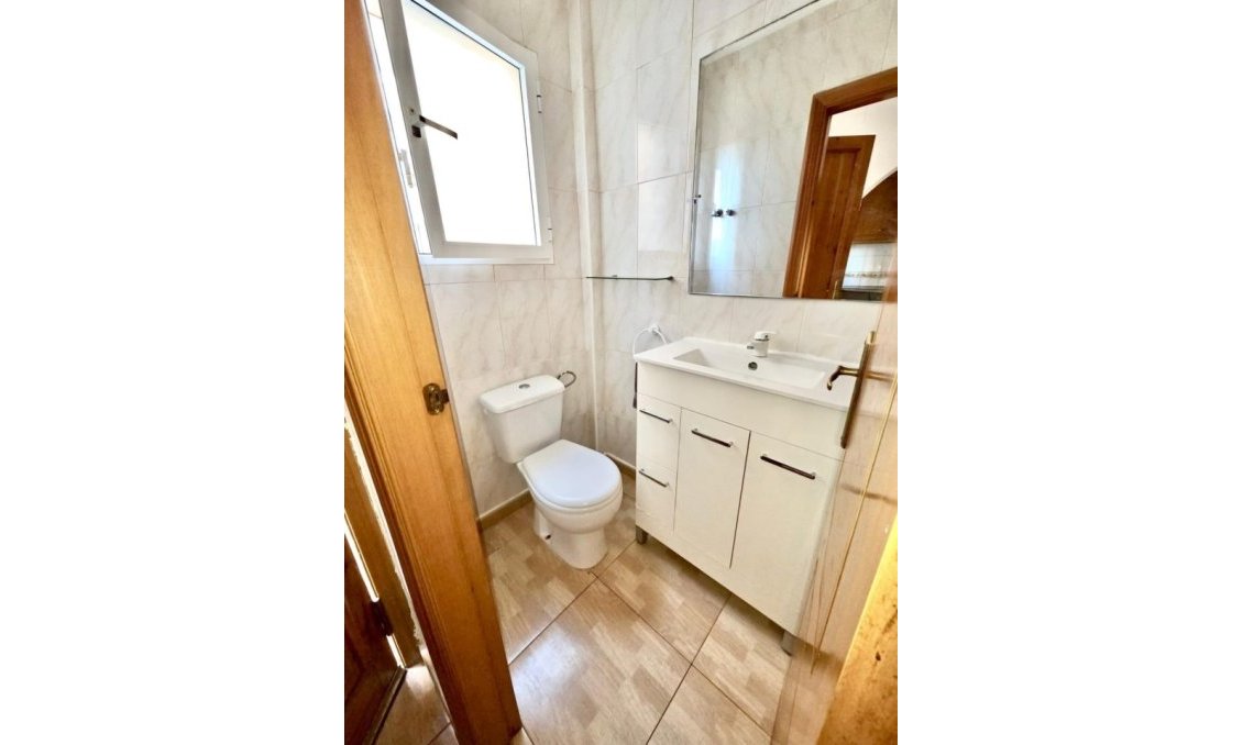 Használt Ingatlanok - Sorház -
Playa Flamenca - Costa Blanca