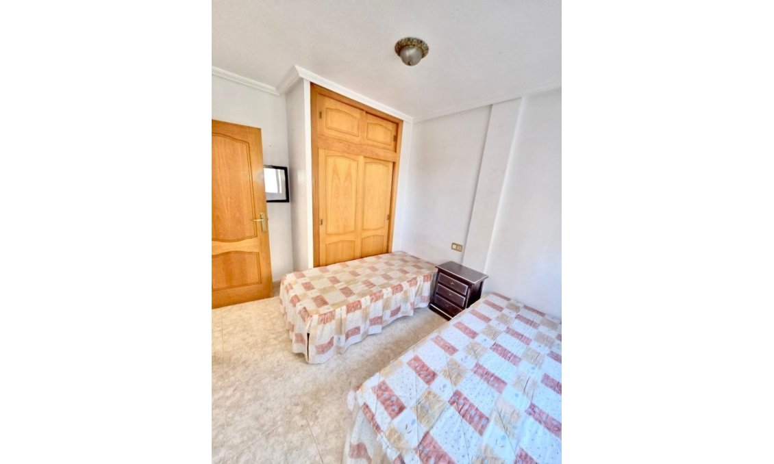 Használt Ingatlanok - Sorház -
Playa Flamenca - Costa Blanca