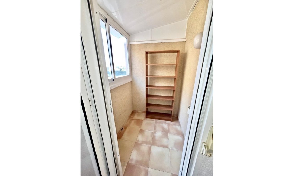 Használt Ingatlanok - Sorház -
Playa Flamenca - Costa Blanca