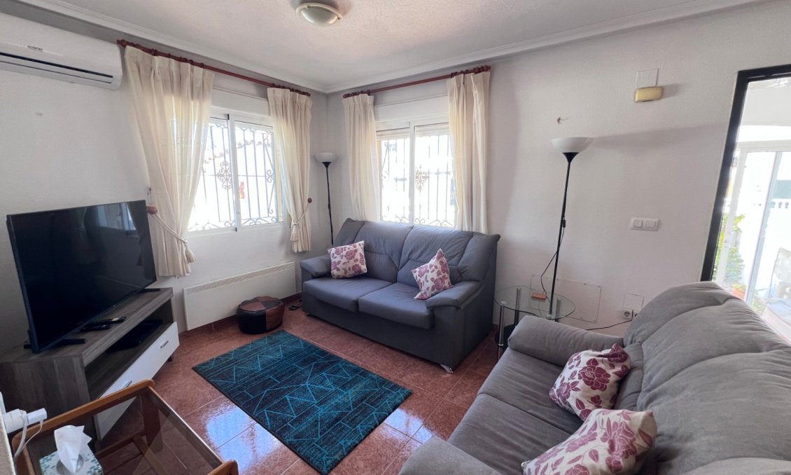 Használt Ingatlanok - Villa -
Vistabella Golf Entre Naranjos - Inland