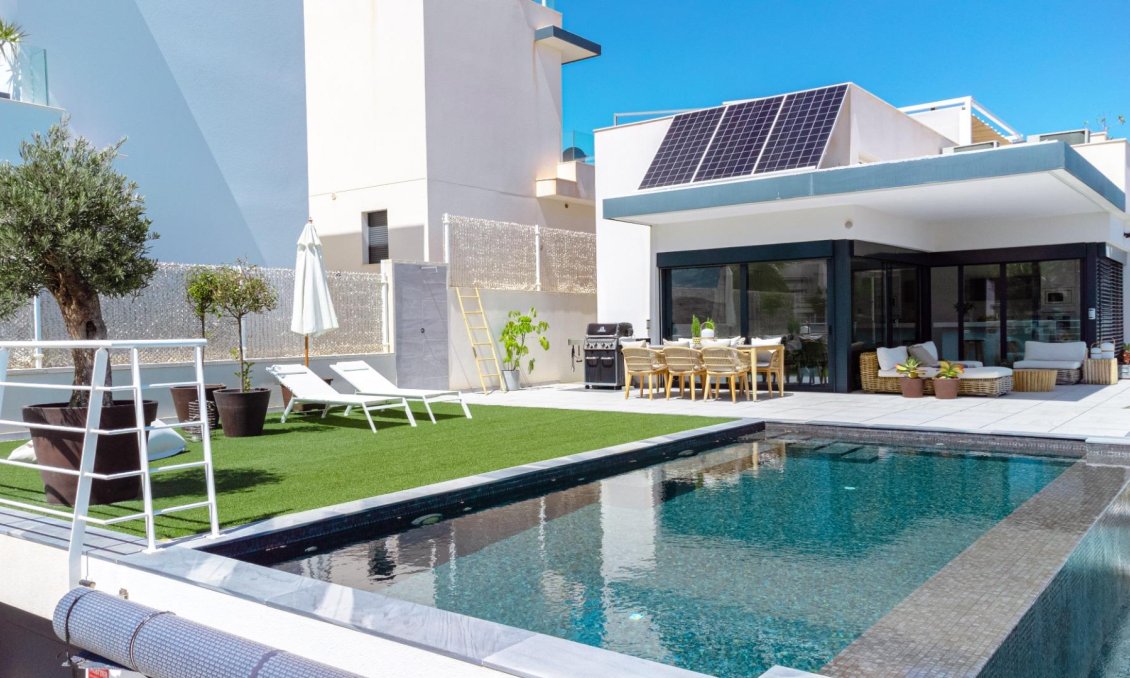 Használt Ingatlanok - Villa -
San Miguel de Salinas - Bellavista