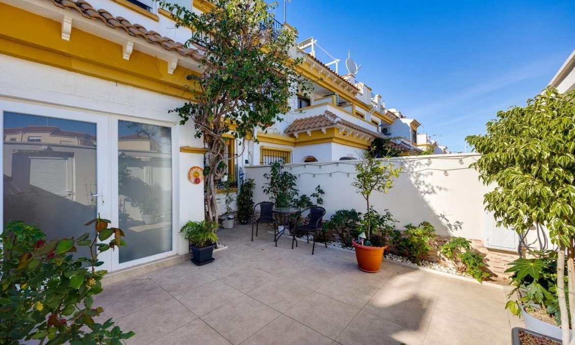 Használt Ingatlanok - Sorház -
Torrevieja - Aguas Nuevas