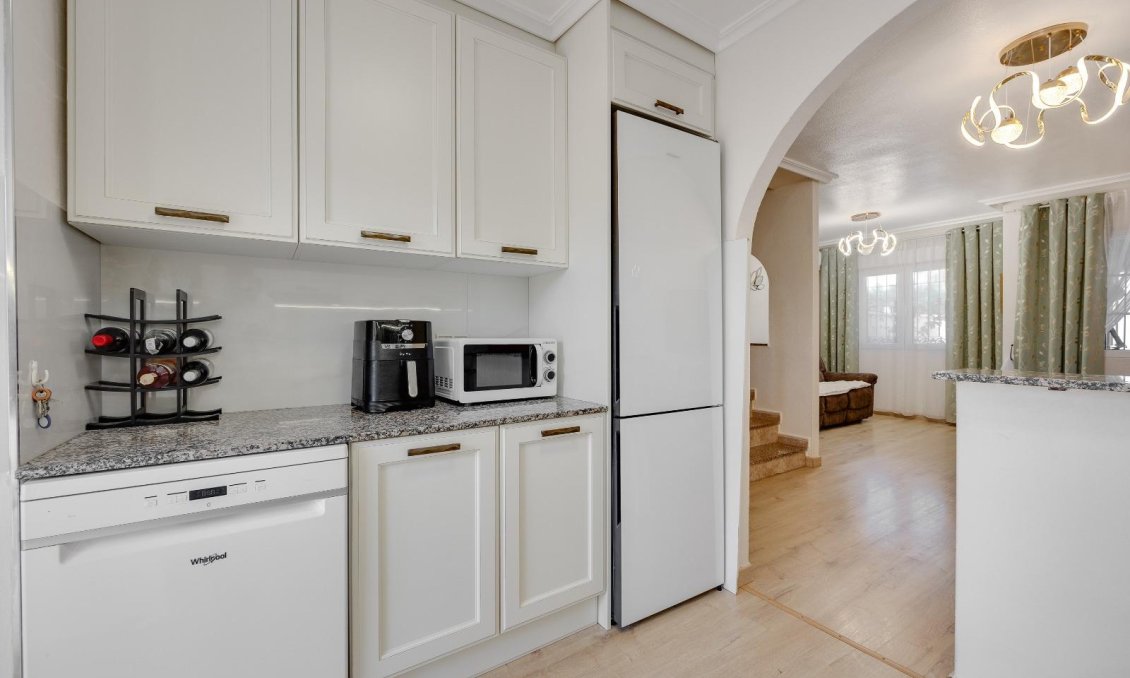 Használt Ingatlanok - Sorház -
Torrevieja - Aguas Nuevas